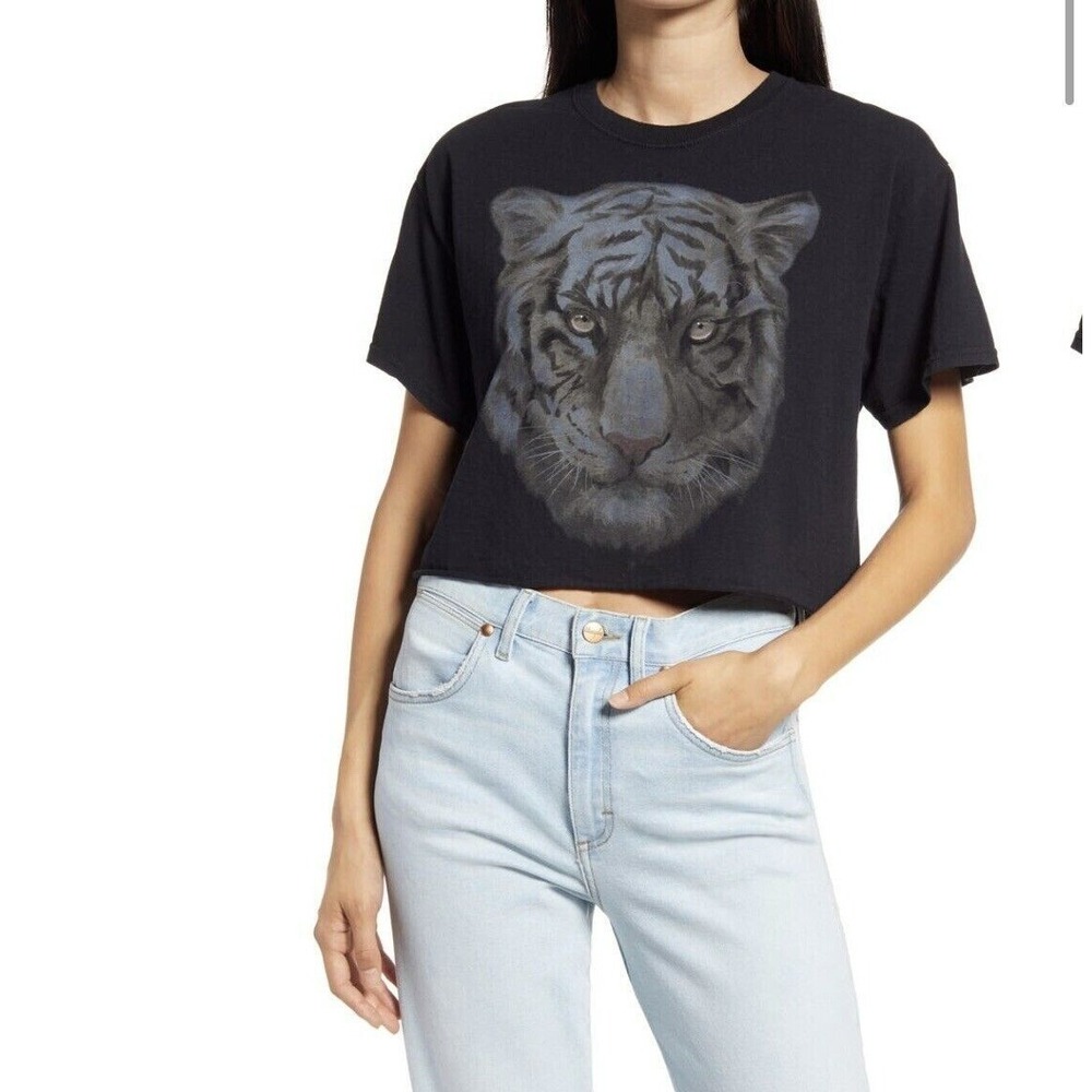VINYL ICONS Tiger Crop Graphic Black Cotton Tee Size Medium